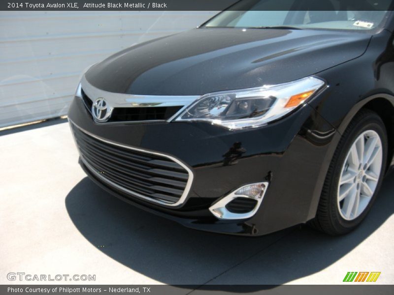 Attitude Black Metallic / Black 2014 Toyota Avalon XLE