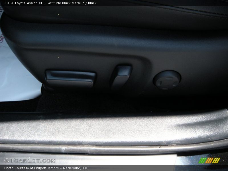 Attitude Black Metallic / Black 2014 Toyota Avalon XLE