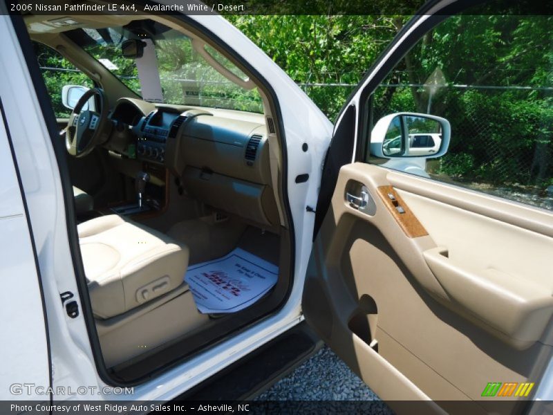 Avalanche White / Desert 2006 Nissan Pathfinder LE 4x4