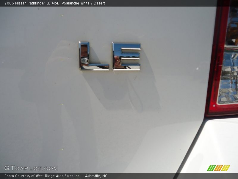 Avalanche White / Desert 2006 Nissan Pathfinder LE 4x4