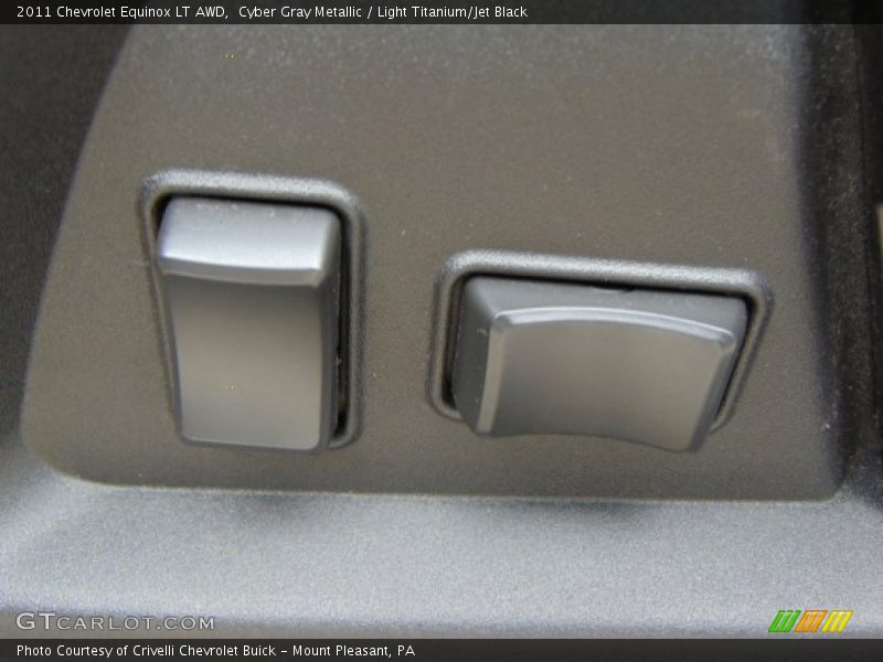 Cyber Gray Metallic / Light Titanium/Jet Black 2011 Chevrolet Equinox LT AWD