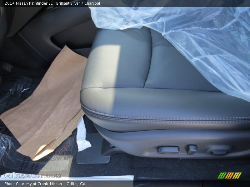 Brilliant Silver / Charcoal 2014 Nissan Pathfinder SL