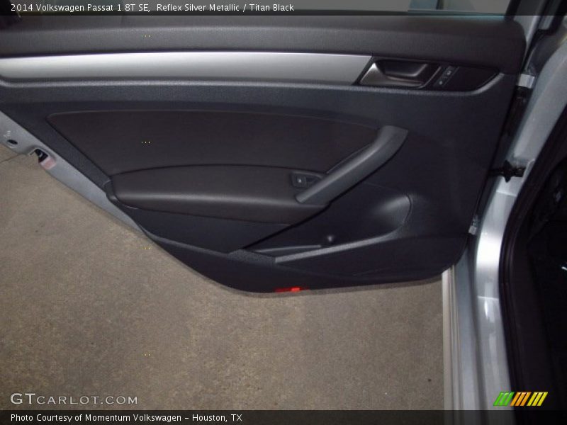 Reflex Silver Metallic / Titan Black 2014 Volkswagen Passat 1.8T SE