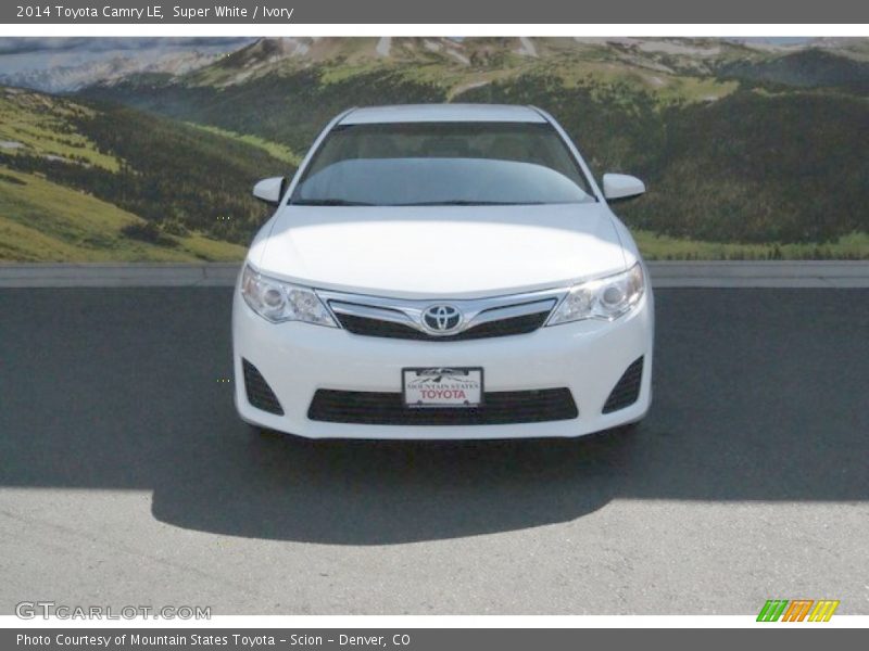 Super White / Ivory 2014 Toyota Camry LE