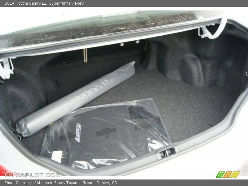 Super White / Ivory 2014 Toyota Camry LE