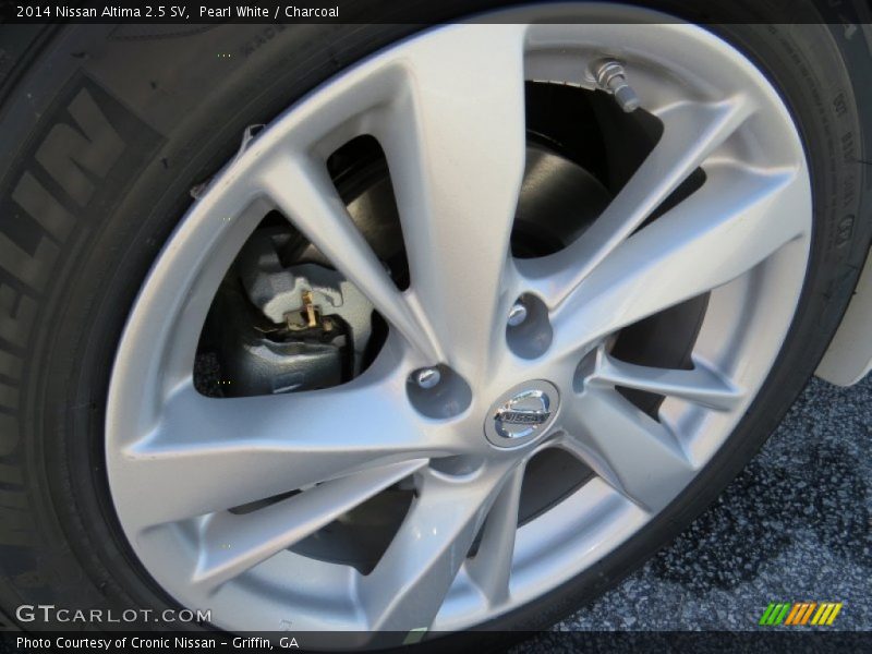 Pearl White / Charcoal 2014 Nissan Altima 2.5 SV