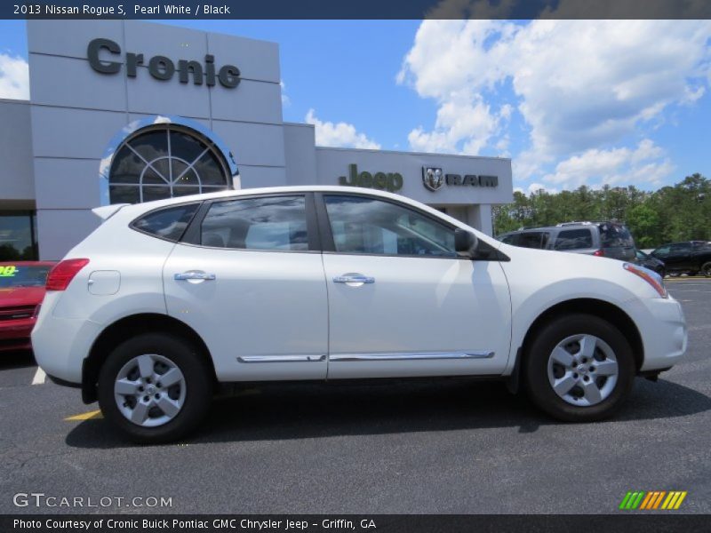 Pearl White / Black 2013 Nissan Rogue S
