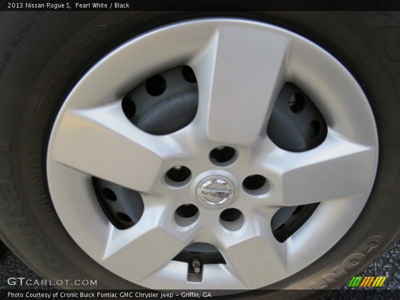 Pearl White / Black 2013 Nissan Rogue S