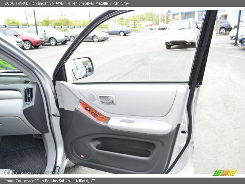 Millenium Silver Metallic / Ash Gray 2006 Toyota Highlander V6 4WD