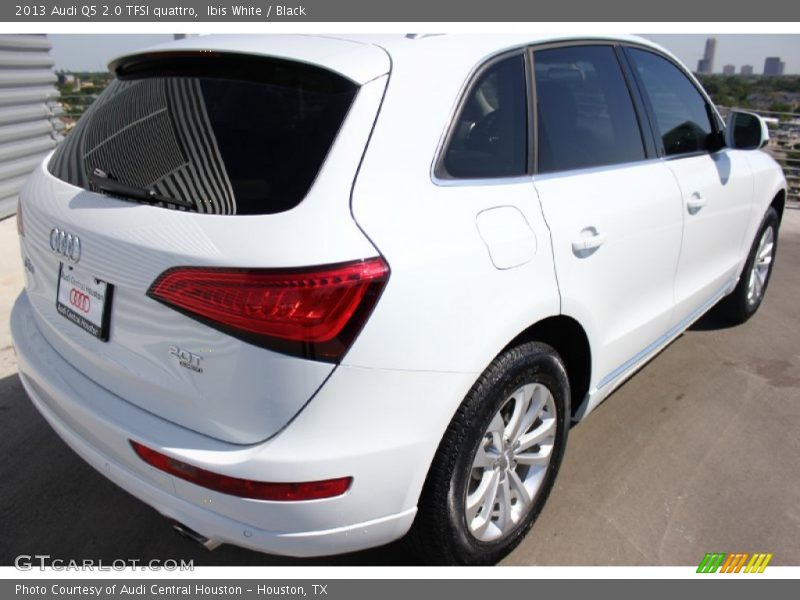 Ibis White / Black 2013 Audi Q5 2.0 TFSI quattro