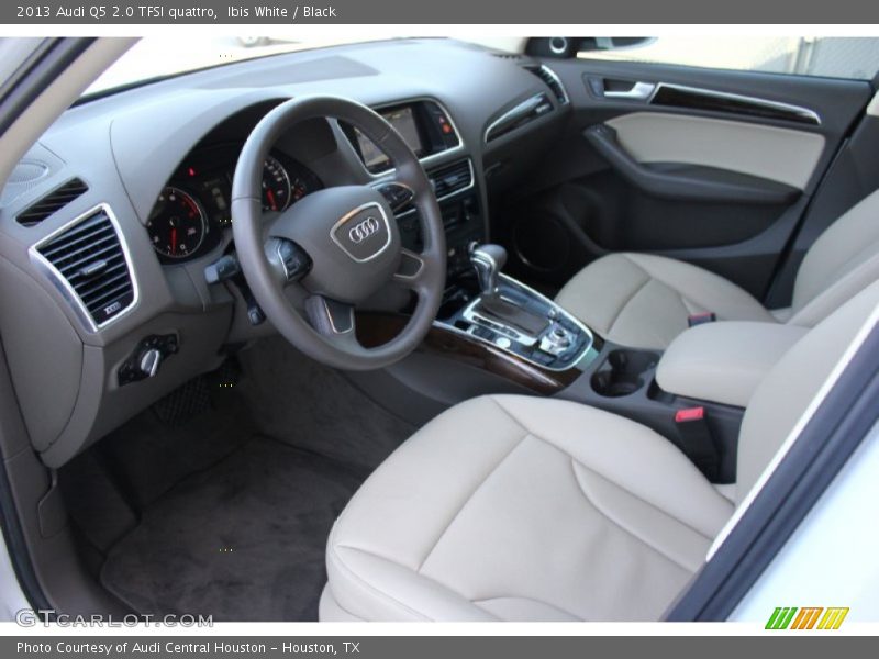 Ibis White / Black 2013 Audi Q5 2.0 TFSI quattro