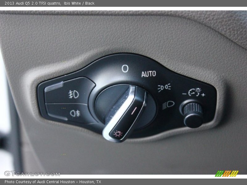Ibis White / Black 2013 Audi Q5 2.0 TFSI quattro