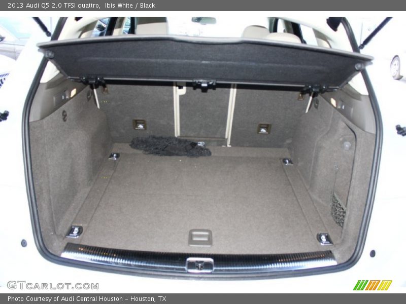 Ibis White / Black 2013 Audi Q5 2.0 TFSI quattro