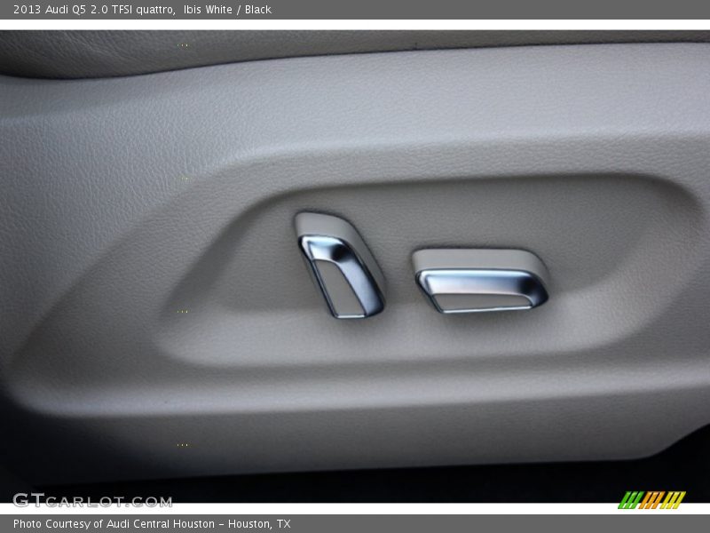 Ibis White / Black 2013 Audi Q5 2.0 TFSI quattro