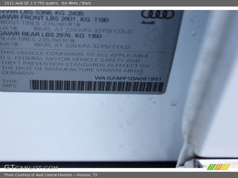Ibis White / Black 2013 Audi Q5 2.0 TFSI quattro