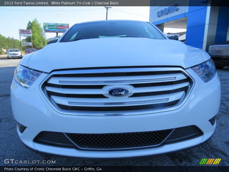 White Platinum Tri-Coat / Charcoal Black 2013 Ford Taurus Limited