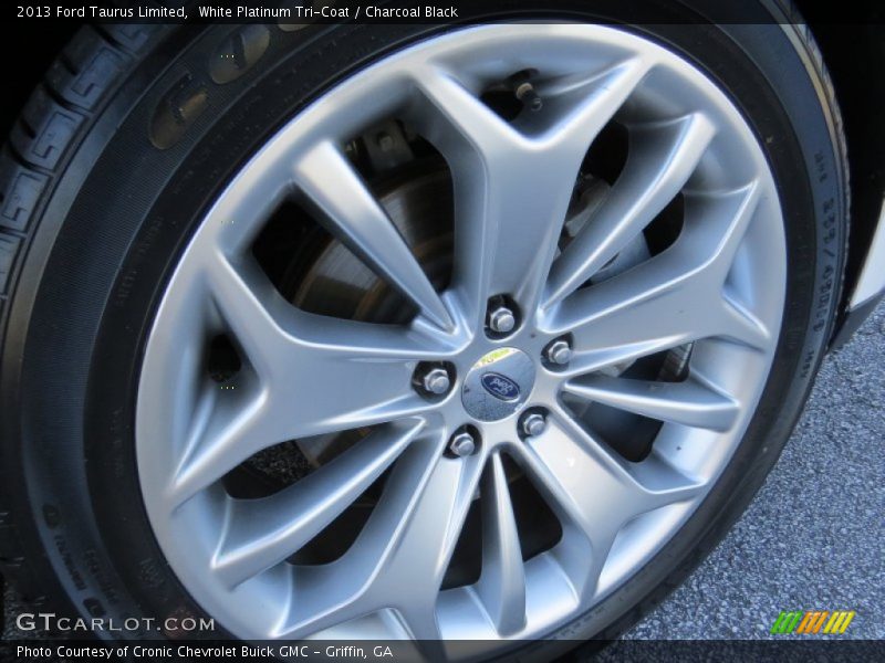 White Platinum Tri-Coat / Charcoal Black 2013 Ford Taurus Limited