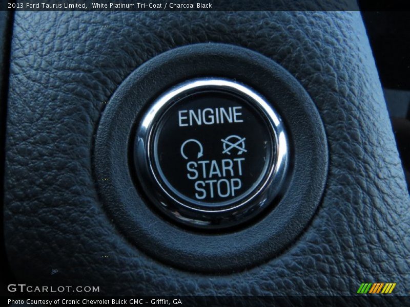 White Platinum Tri-Coat / Charcoal Black 2013 Ford Taurus Limited
