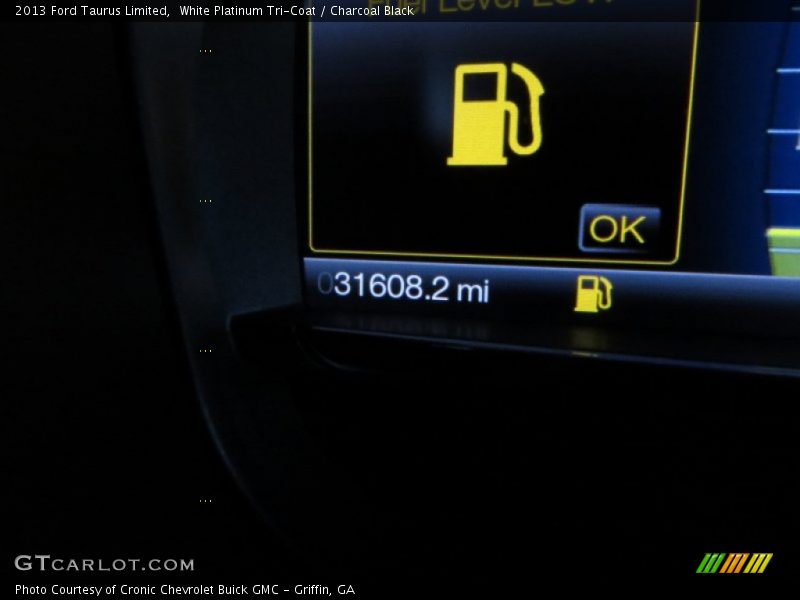 White Platinum Tri-Coat / Charcoal Black 2013 Ford Taurus Limited