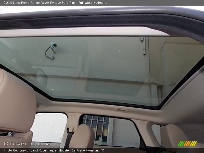 Fuji White / Almond 2014 Land Rover Range Rover Evoque Pure Plus