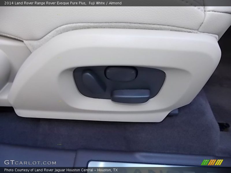 Fuji White / Almond 2014 Land Rover Range Rover Evoque Pure Plus
