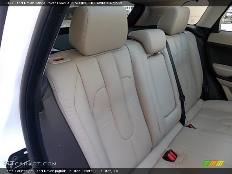 Fuji White / Almond 2014 Land Rover Range Rover Evoque Pure Plus