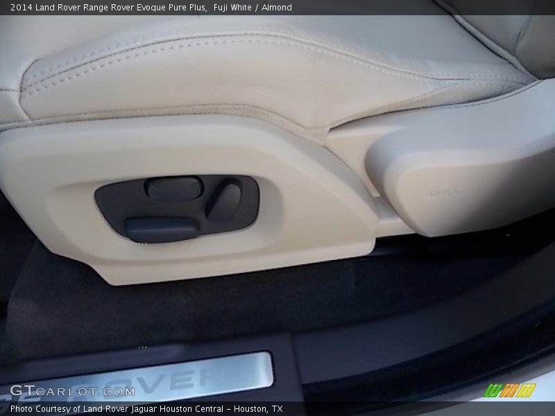 Fuji White / Almond 2014 Land Rover Range Rover Evoque Pure Plus