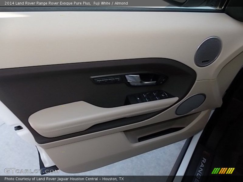 Fuji White / Almond 2014 Land Rover Range Rover Evoque Pure Plus