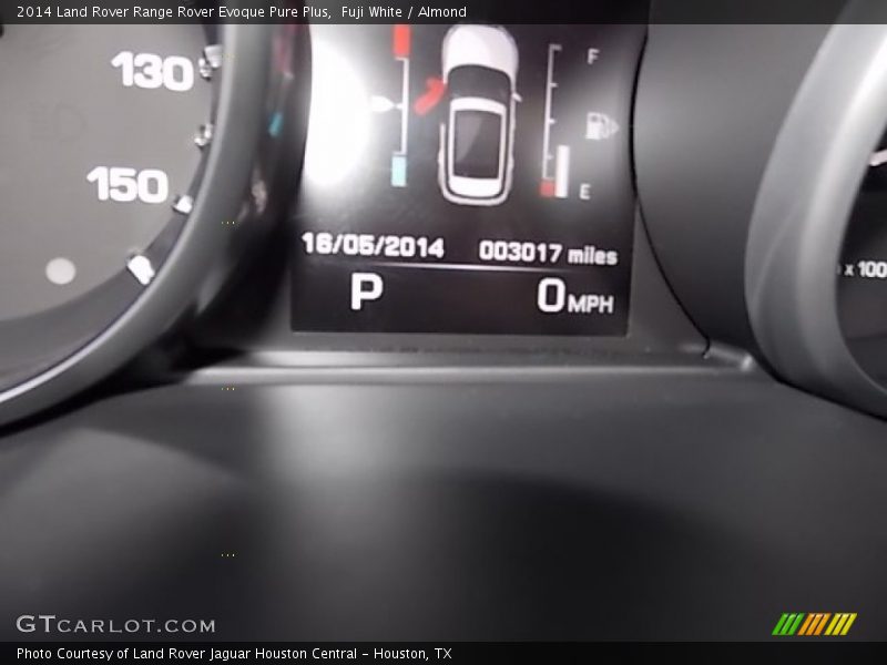 Fuji White / Almond 2014 Land Rover Range Rover Evoque Pure Plus