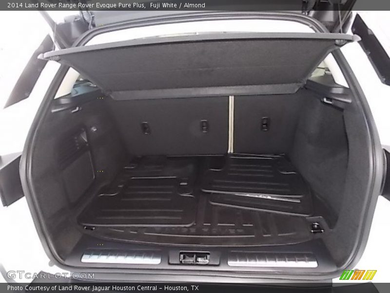 Fuji White / Almond 2014 Land Rover Range Rover Evoque Pure Plus