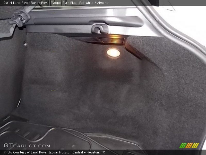 Fuji White / Almond 2014 Land Rover Range Rover Evoque Pure Plus