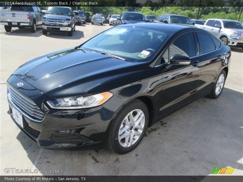 Tuxedo Black / Charcoal Black 2014 Ford Fusion SE