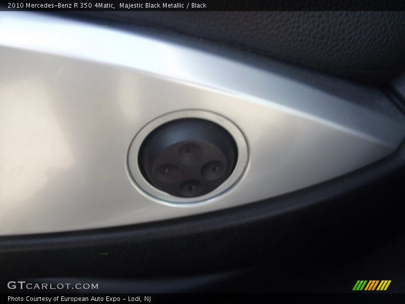 Majestic Black Metallic / Black 2010 Mercedes-Benz R 350 4Matic