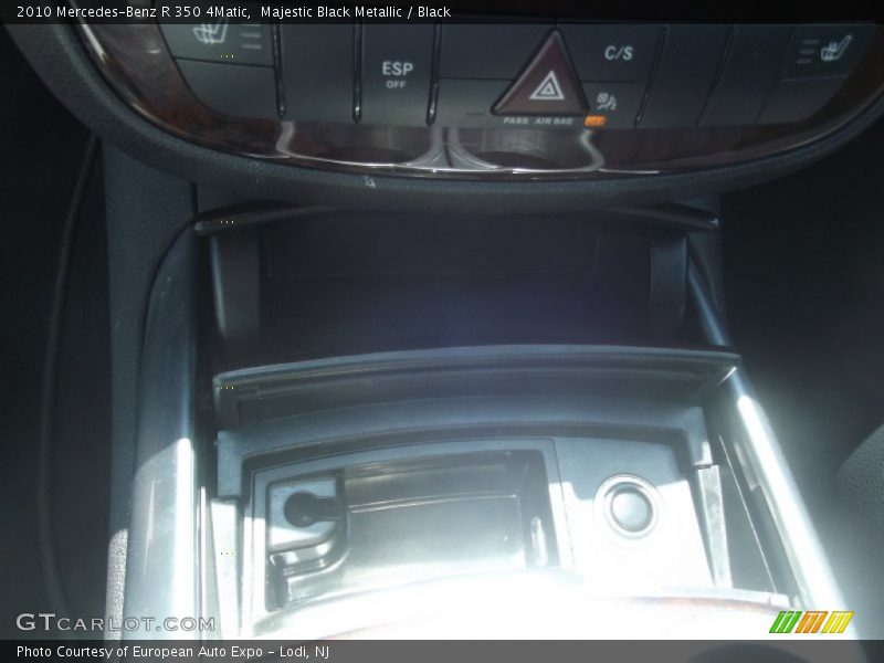 Majestic Black Metallic / Black 2010 Mercedes-Benz R 350 4Matic