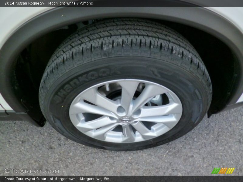 Moonlight White / Almond 2014 Nissan Rogue SV