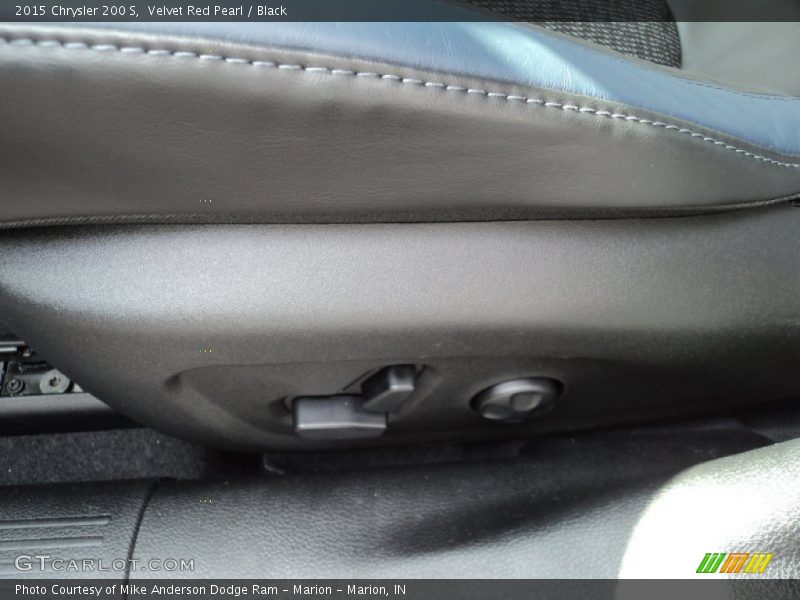 Velvet Red Pearl / Black 2015 Chrysler 200 S