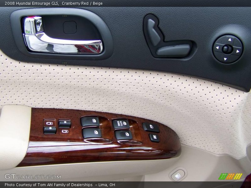 Cranberry Red / Beige 2008 Hyundai Entourage GLS