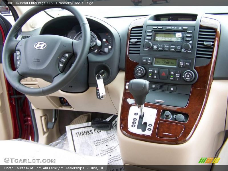 Cranberry Red / Beige 2008 Hyundai Entourage GLS