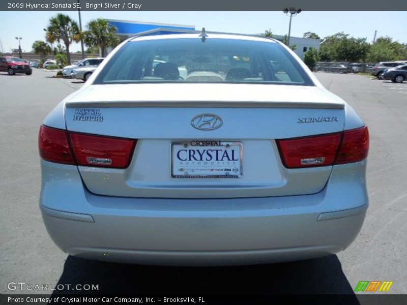 Bright Silver / Gray 2009 Hyundai Sonata SE