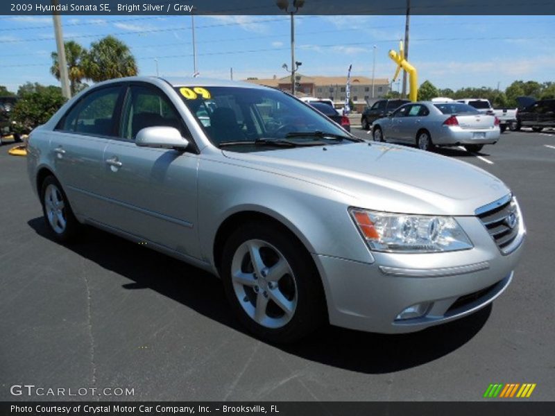 Bright Silver / Gray 2009 Hyundai Sonata SE