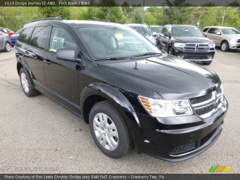 Front 3/4 View of 2014 Journey SE AWD