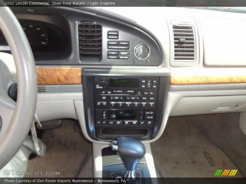 Silver Frost Metallic / Light Graphite 2002 Lincoln Continental