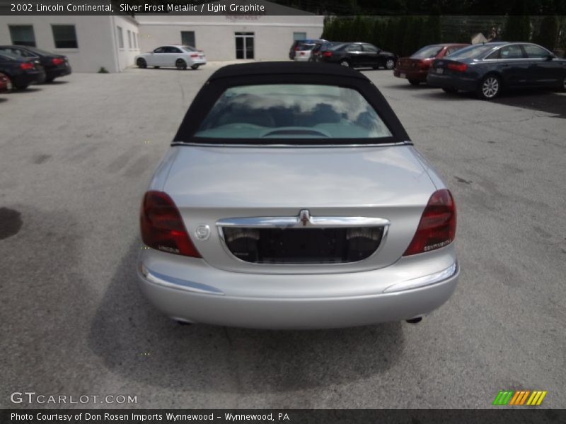Silver Frost Metallic / Light Graphite 2002 Lincoln Continental