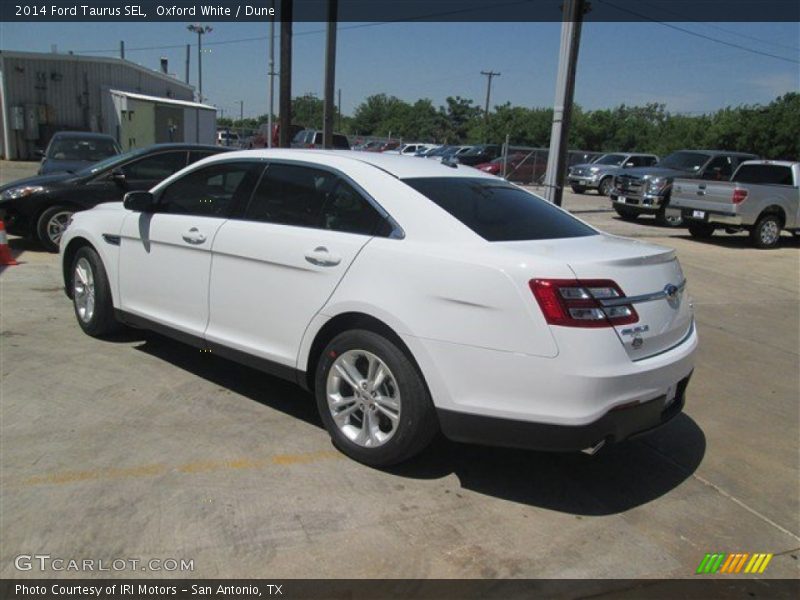 Oxford White / Dune 2014 Ford Taurus SEL