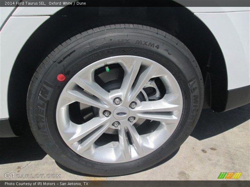 Oxford White / Dune 2014 Ford Taurus SEL