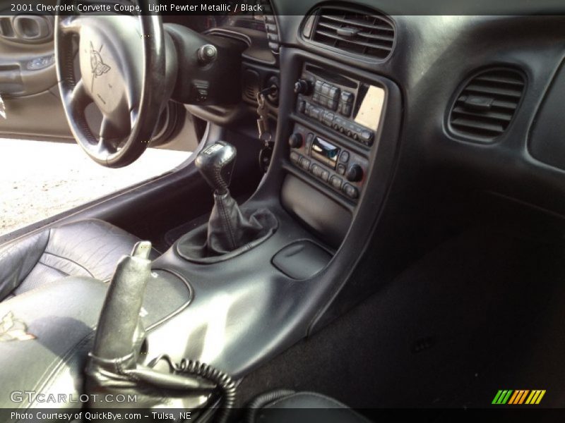 Light Pewter Metallic / Black 2001 Chevrolet Corvette Coupe