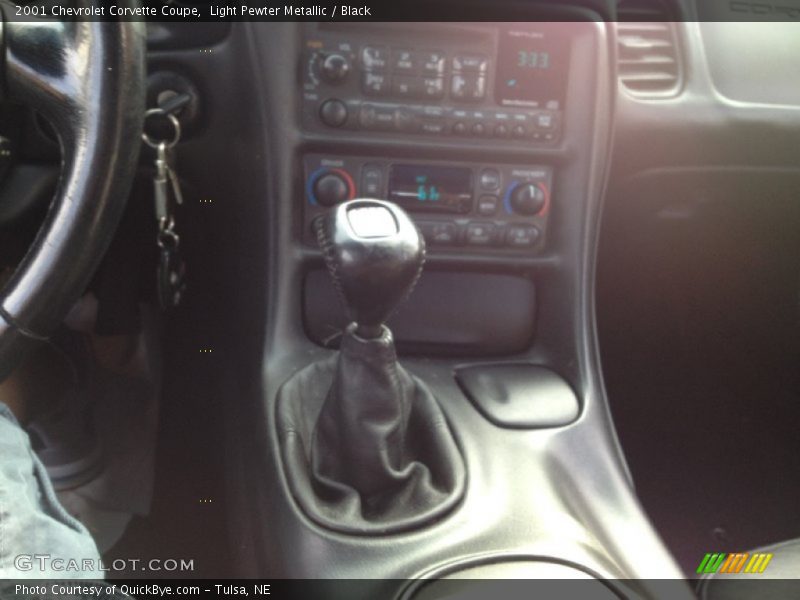 Light Pewter Metallic / Black 2001 Chevrolet Corvette Coupe