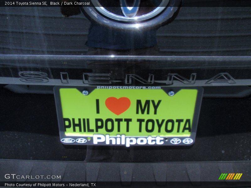 Black / Dark Charcoal 2014 Toyota Sienna SE