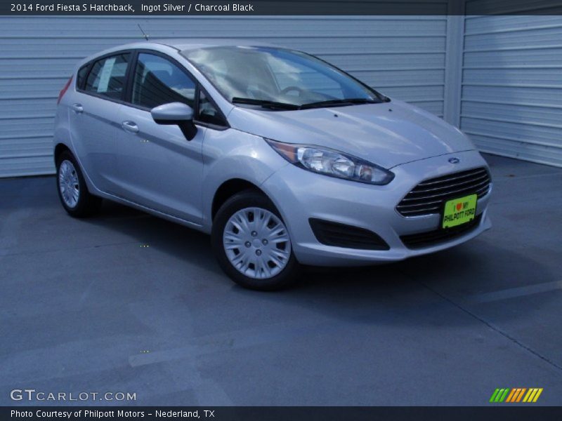 Ingot Silver / Charcoal Black 2014 Ford Fiesta S Hatchback