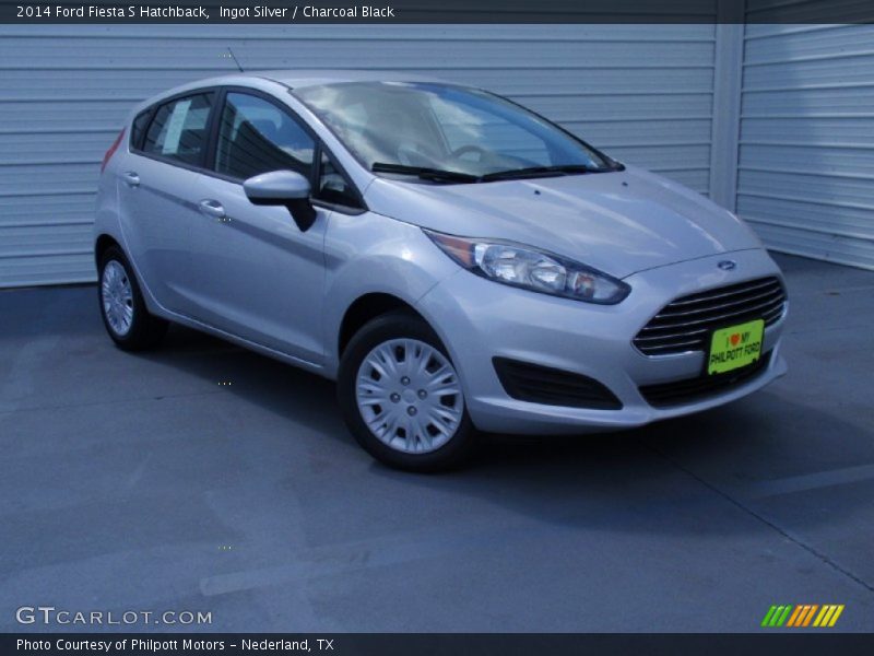 Ingot Silver / Charcoal Black 2014 Ford Fiesta S Hatchback